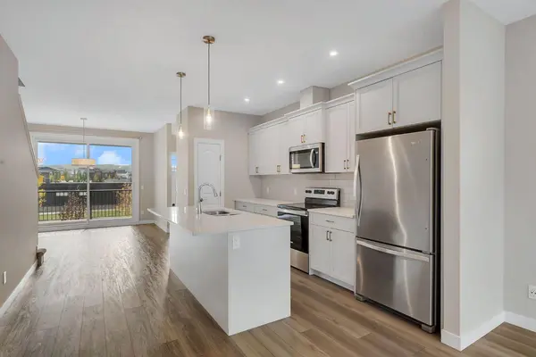 164 Rowmont BLVD NW, Calgary, AB T3L 0H3
