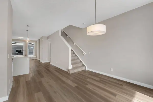 164 Rowmont BLVD NW, Calgary, AB T3L 0H3