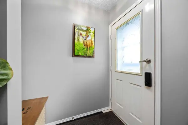 1403 Maitland DR NE, Calgary, AB T2A 5V2