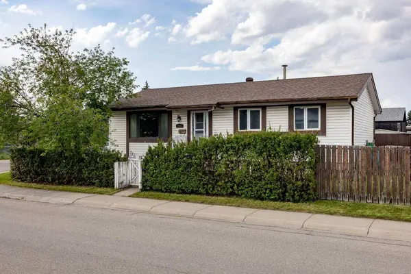 1403 Maitland DR NE, Calgary, AB T2A 5V2