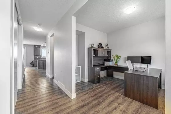 62 Cityspring MNR NE, Calgary, AB T3N1Z8