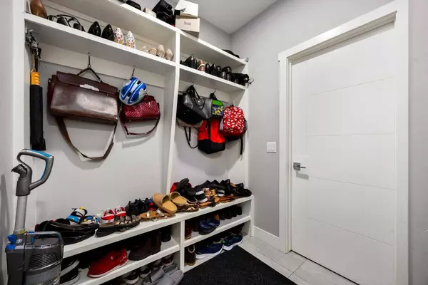 106 Baysprings GDNS SW, Airdrie, AB T4B5C6