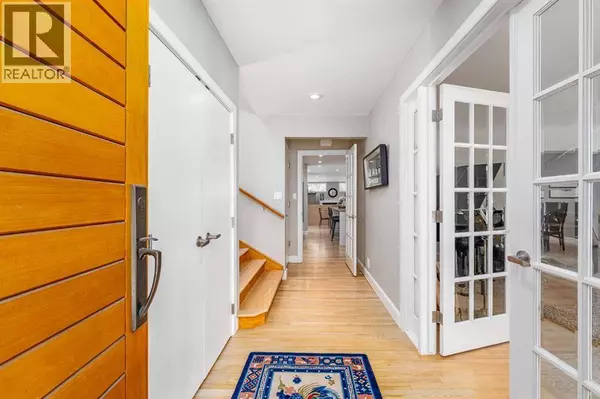 2604 11 Avenue NW, Calgary, AB T2N1H7