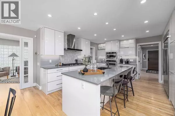 2604 11 Avenue NW, Calgary, AB T2N1H7