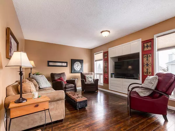 107 Downey PL, Okotoks, AB T1S1H3