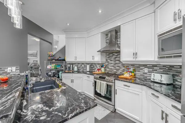 334C Silvergrove PL NW, Calgary, AB T3B 4T6
