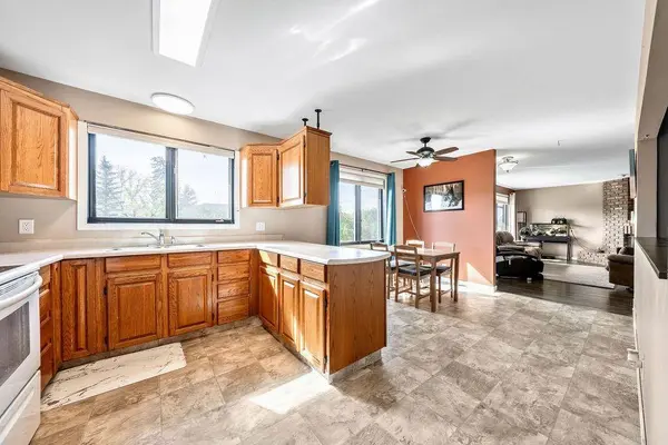 1302 Mountain AVE, Rural Foothills County, AB T0L0J0
