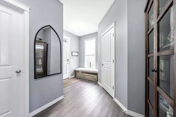 6 Ranchers Bay, Okotoks, AB t1s0p2