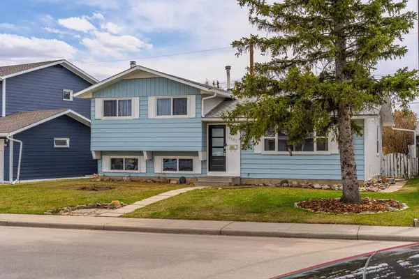 5207 5 AVE SE, Calgary, AB T2A4X9