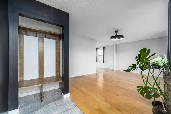 5207 5 AVE SE, Calgary, AB T2A4X9
