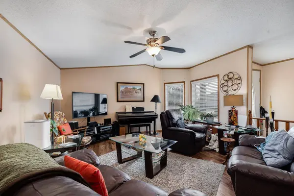 806 Beckner CRES, Carstairs, AB T0M 0N0