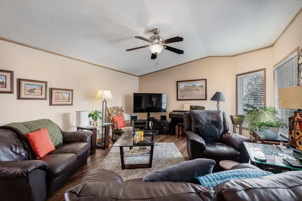 806 Beckner CRES, Carstairs, AB T0M 0N0