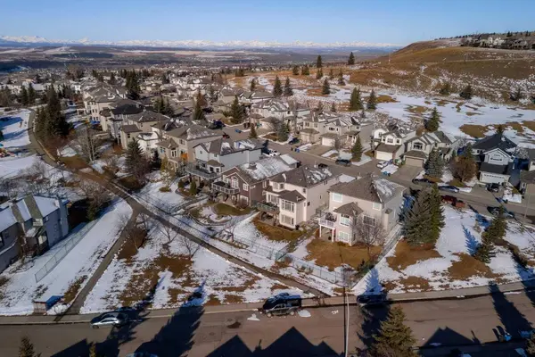 42 Gleneagles TER, Cochrane, AB T4C 1W4