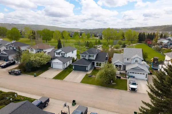 53 Riverview Close, Cochrane, AB T4C 1K7
