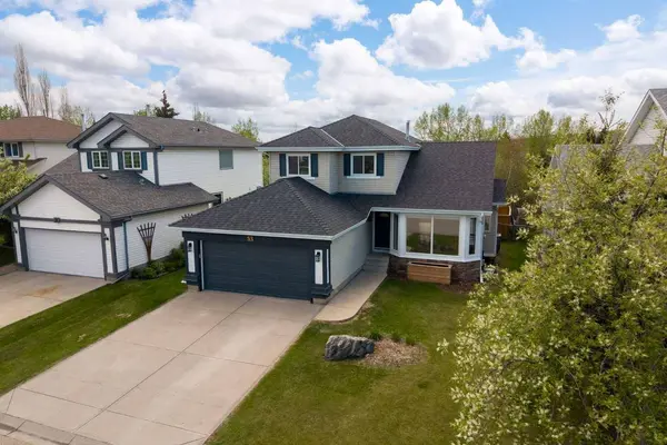 53 Riverview Close, Cochrane, AB T4C 1K7