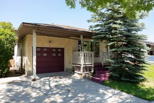80 Macewan DR NW, Calgary, AB T3K 2P7