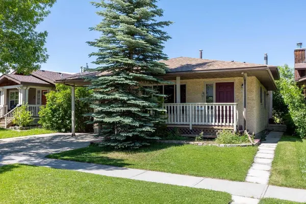 80 Macewan DR NW, Calgary, AB T3K 2P7