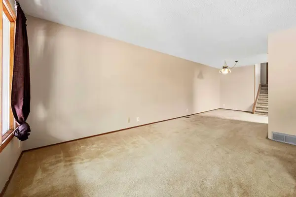 80 Macewan DR NW, Calgary, AB T3K 2P7