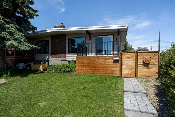 8A Arlington Bay SE, Calgary, AB T2H 2B2