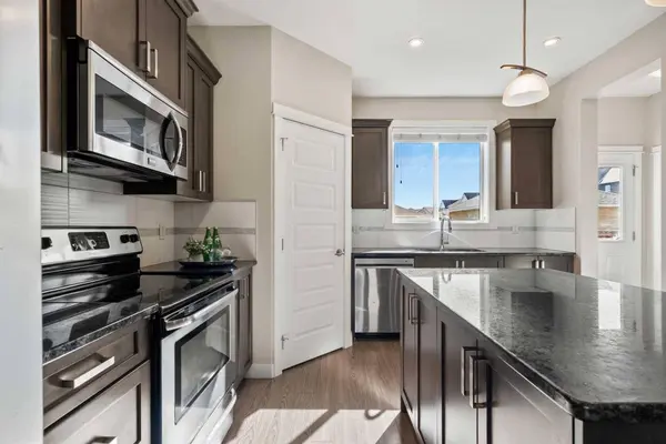 1194 Williamstown BLVD NW, Airdrie, AB T4B 3Y8