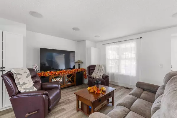 2348 Reunion Rise NW, Airdrie, AB T4B 0M5