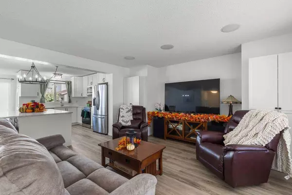 2348 Reunion Rise NW, Airdrie, AB T4B 0M5