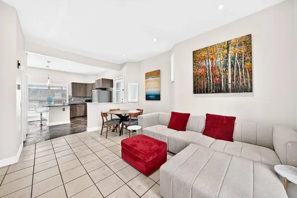 605 N 15 AVE SW #27, Calgary, AB T2R 0R4