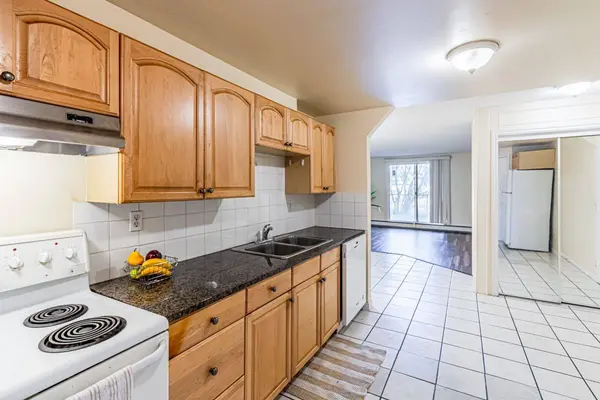 6827 Centre ST N #1, Calgary, AB T2K 5C4