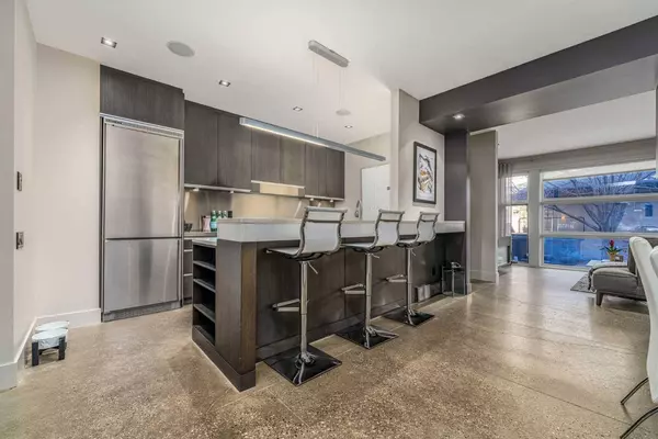 1312 Gladstone RD NW #B, Calgary, AB T2N 3G3