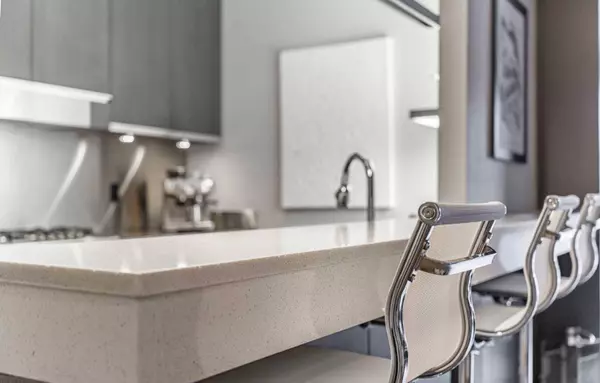 1312 Gladstone RD NW #B, Calgary, AB T2N 3G3