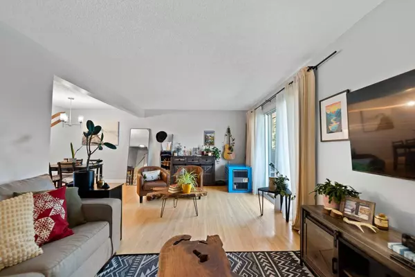 9803 24 ST SW #501, Calgary, AB T2V 3W5