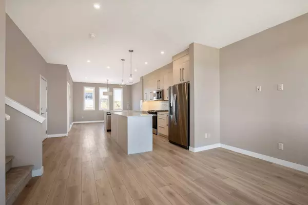 53 Creekstone DR SW, Calgary, AB T2X 4Y2