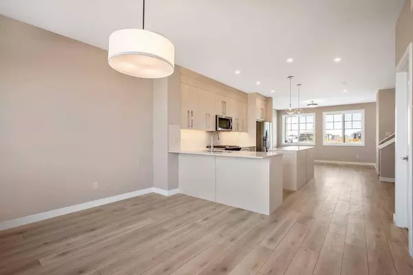 53 Creekstone DR SW, Calgary, AB T2X 4Y2