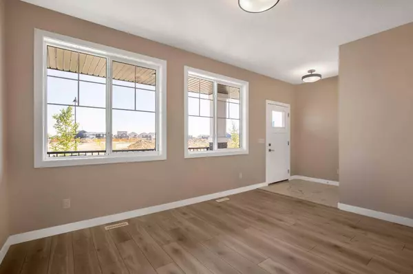 53 Creekstone DR SW, Calgary, AB T2X 4Y2