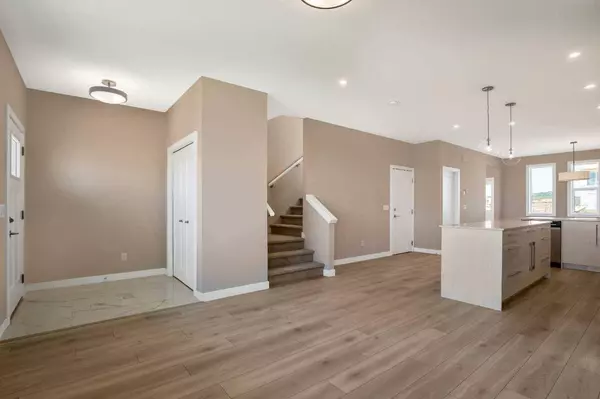 53 Creekstone DR SW, Calgary, AB T2X 4Y2