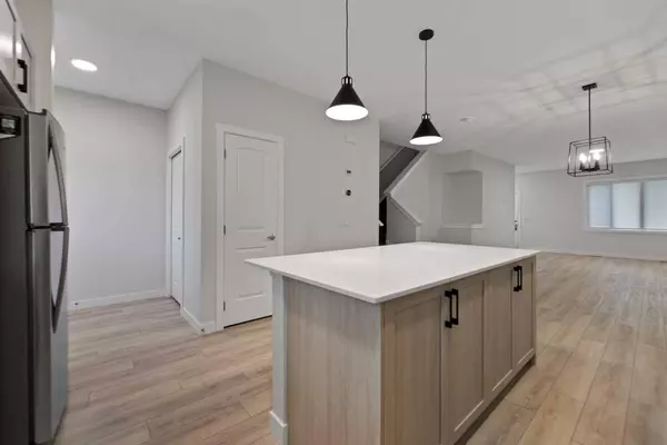 510 Wolf Willow BLVD SE, Calgary, AB T2X 5P3