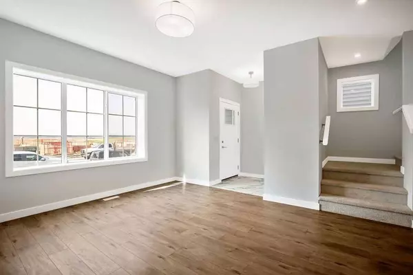 7554 202 AVE SE, Calgary, AB T3S 0E5