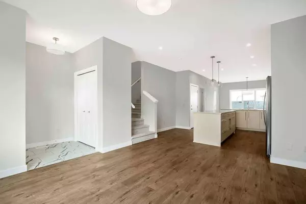 7554 202 AVE SE, Calgary, AB T3S 0E5