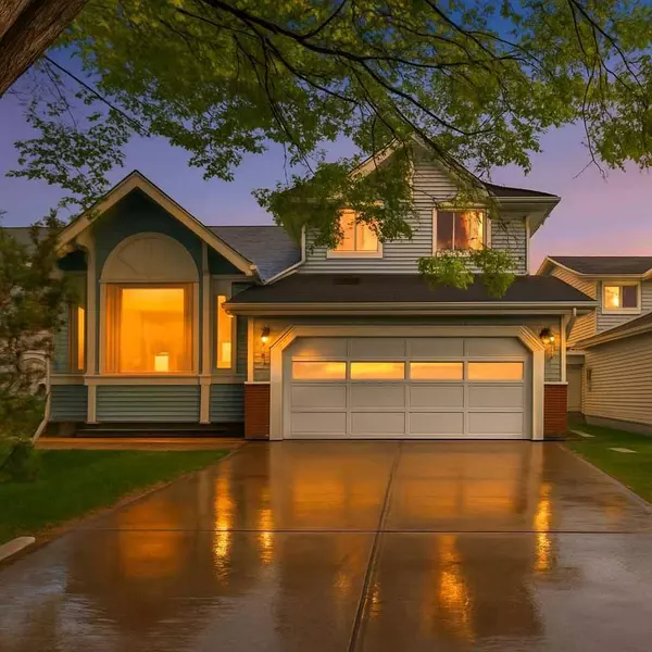 156 Sandpiper CIR NW, Calgary, AB T3K 3M5