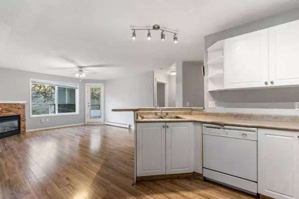 345 Rocky Vista PARK NW #119, Calgary, AB T3G 4K6