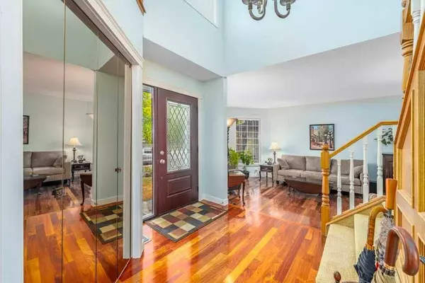 1104 Deer River CIR SE, Calgary, AB T2J 7A3