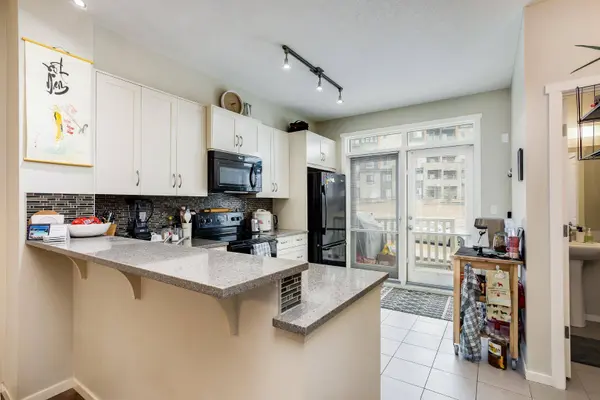 29 Kinlea Common NW, Calgary, AB T3R 0S2