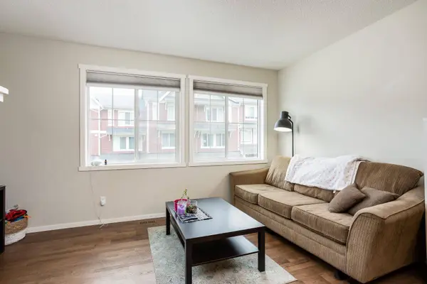 29 Kinlea Common NW, Calgary, AB T3R 0S2