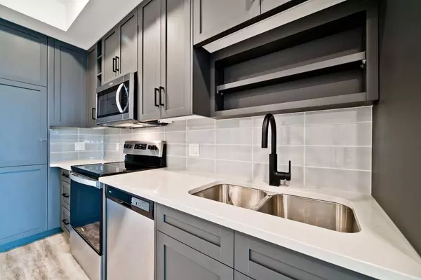 4138 University AVE NW #625, Calgary, AB T3B 6L4