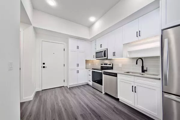 4138 University AVE NW #619, Calgary, AB T3B 6L4