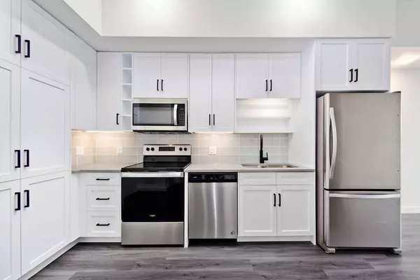 4138 University AVE NW #619, Calgary, AB T3B 6L4