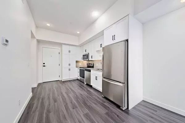 4138 University AVE NW #619, Calgary, AB T3B 6L4