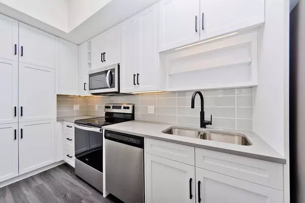4138 University AVE NW #619, Calgary, AB T3B 6L4
