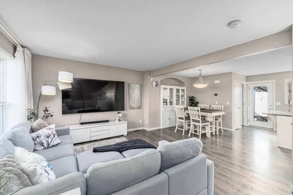 17 Evansridge CIR NW, Calgary, AB T3P 0H9