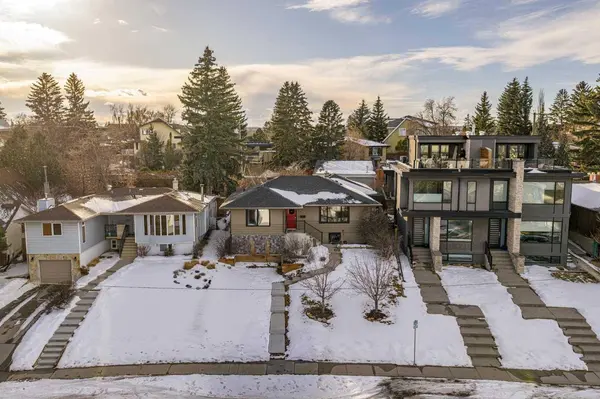 2311 19 ST SW, Calgary, AB T2T 4X1